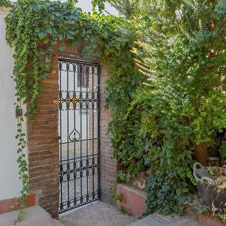 Holiday home Oniria Agradable Casa Con Patio Junto Mirador De San Nicolas
